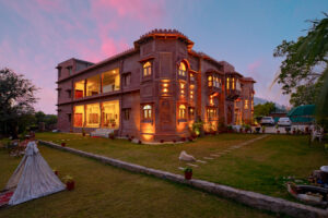 8 Rooms Royal Homestay - Castle-Oodeypore-banner