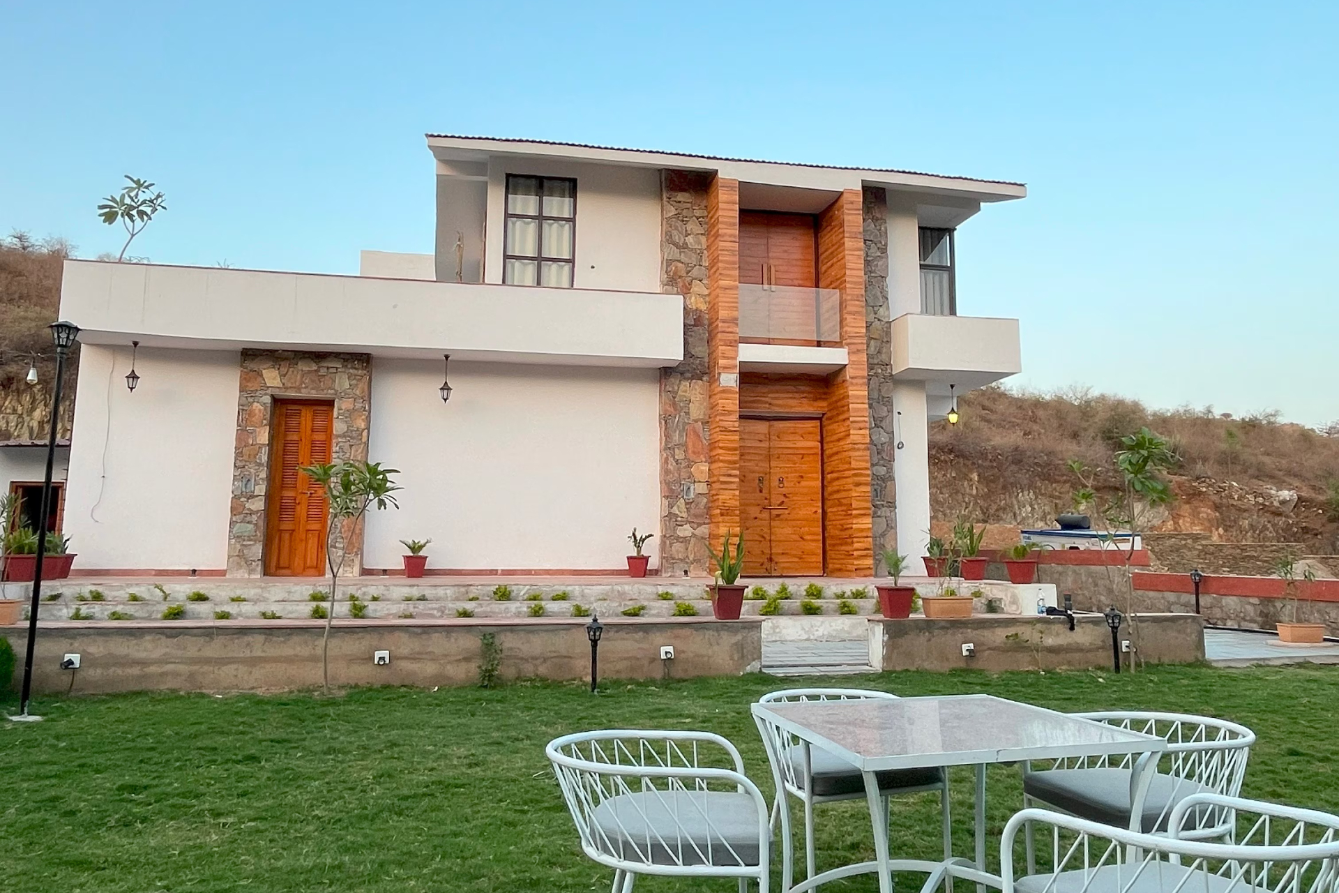 6 Bedroom villa Tranquil Retreat - Goya-Hills-banner