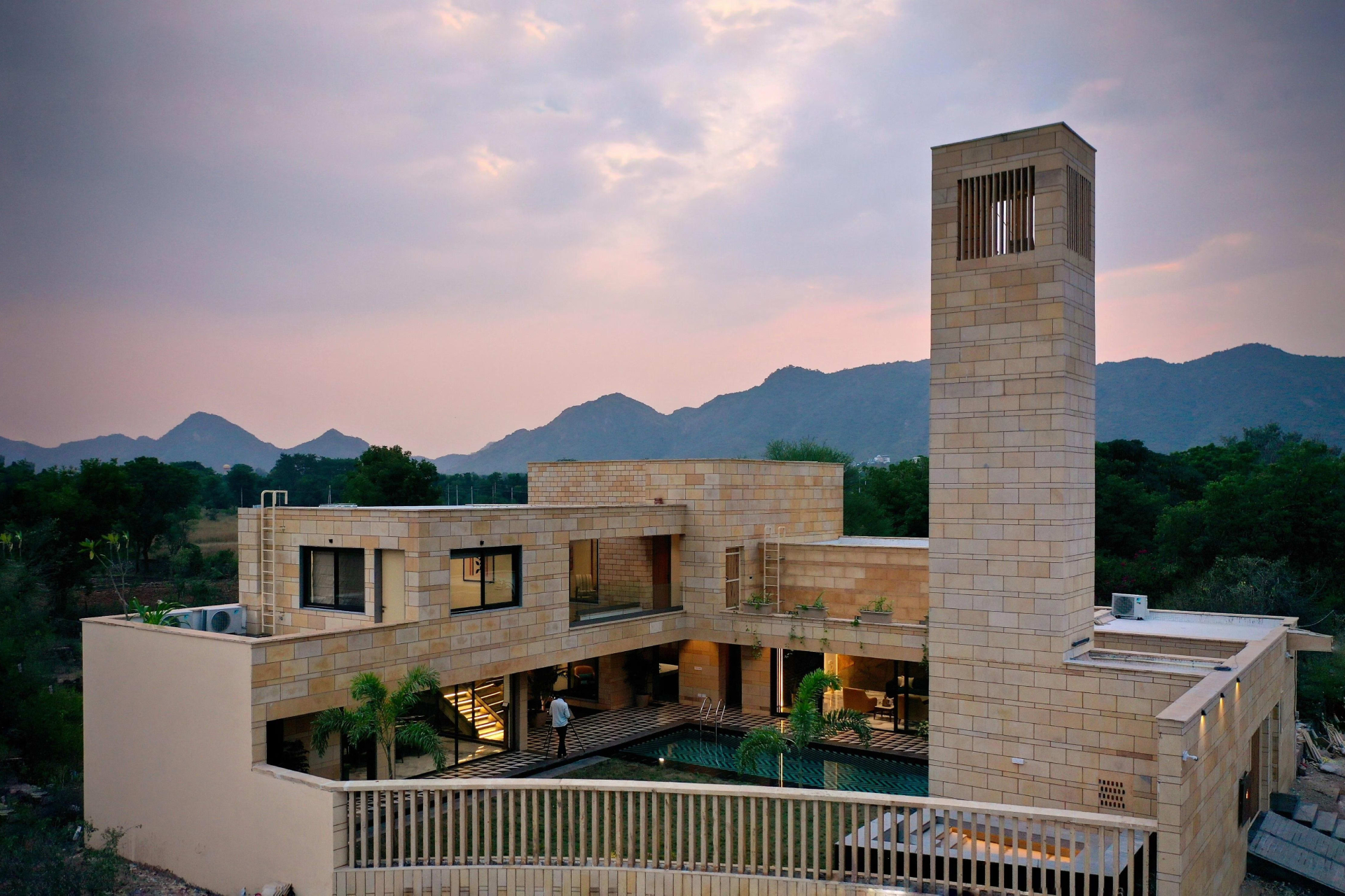 3 Bedroom Luxurious Courtyard - Villa-RutiSa-banner
