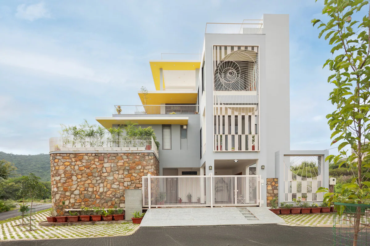 Serene 5 Bedroom Villa with Private Pool - Whirl-Vista-banner
