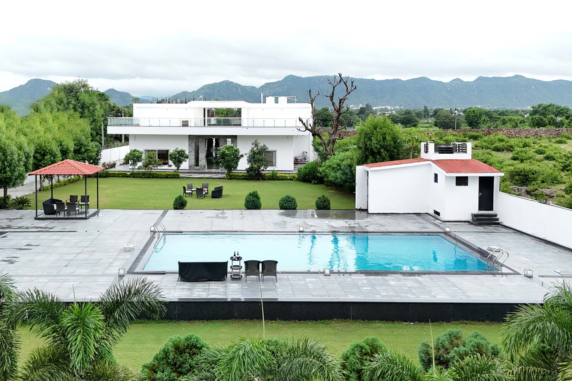Luxury 2 Bedroom Stay - Aravali-Villa-banner