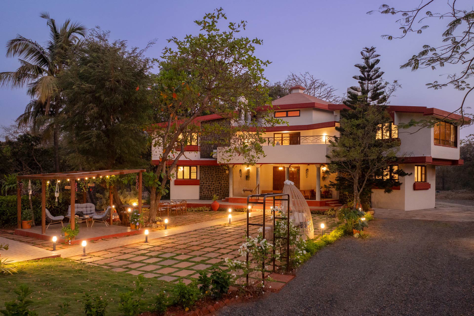 4 Bedroom Poolside Villa in Alibaug - Sun-n-Sky-banner