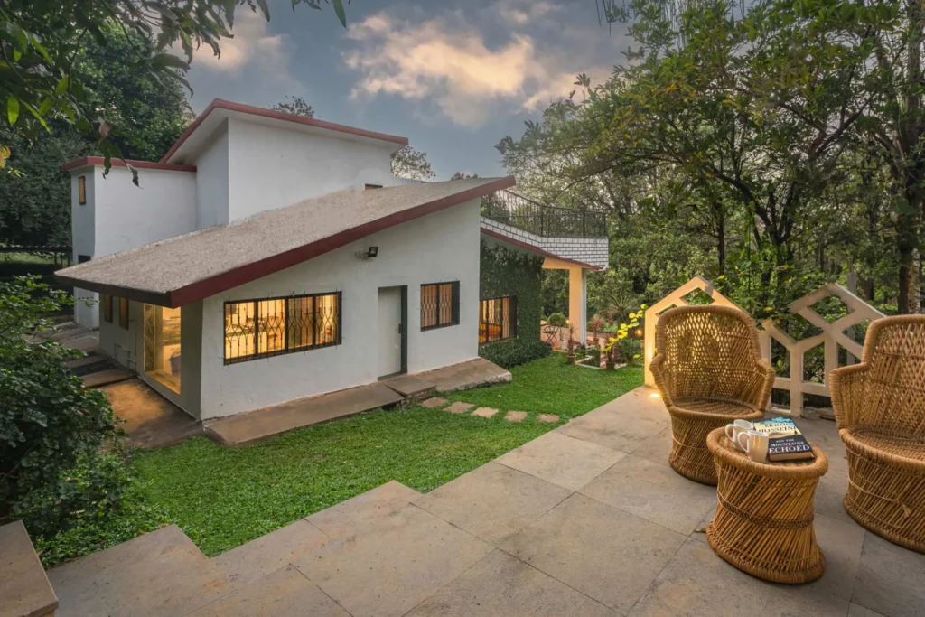 VODMH51 – Luxury 3 BHK Villa With Pool In Karjat
