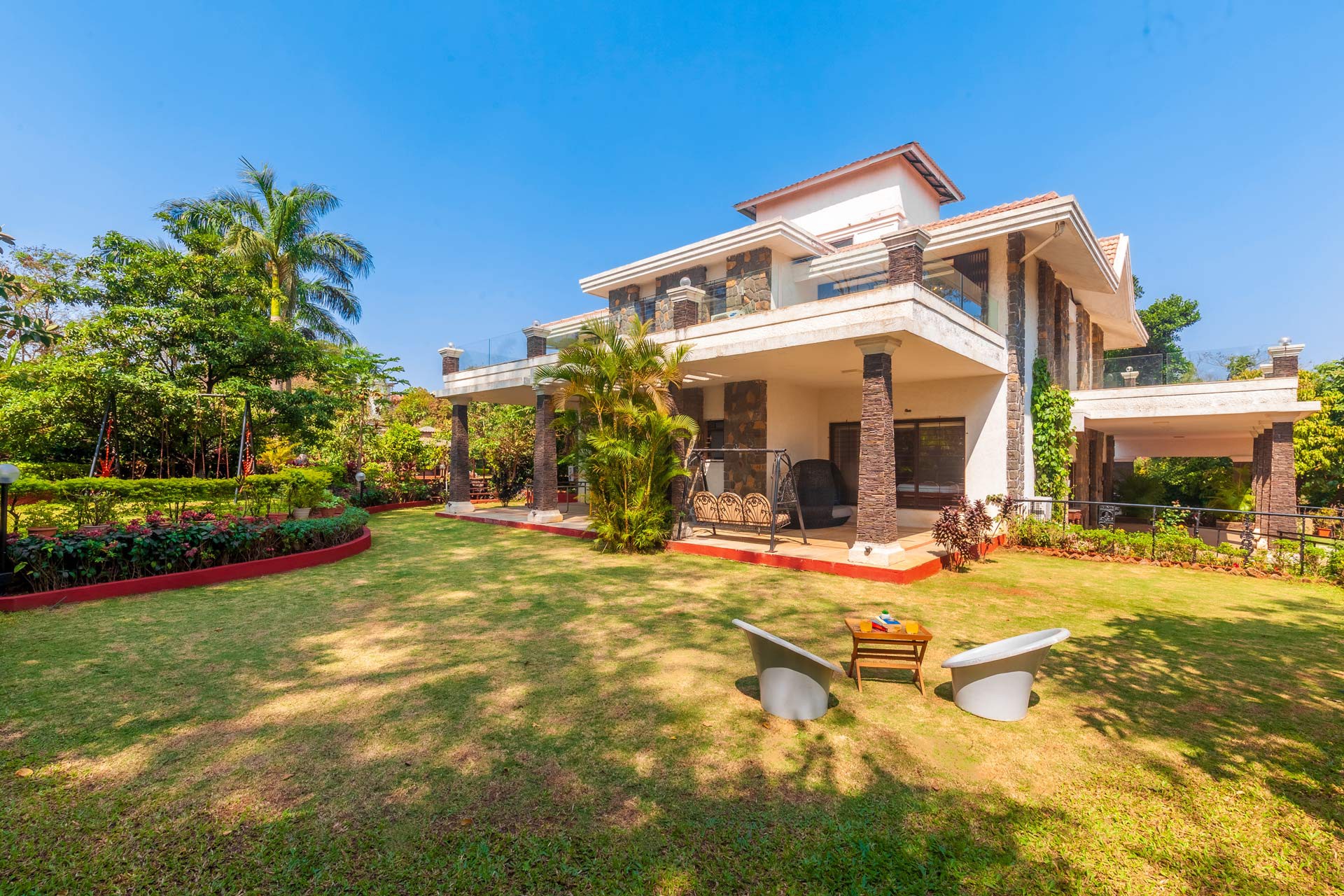 Luxury 4 Bedroom Villa with Gazebo in Lonavala - Vista-Valencia-Villa-banner