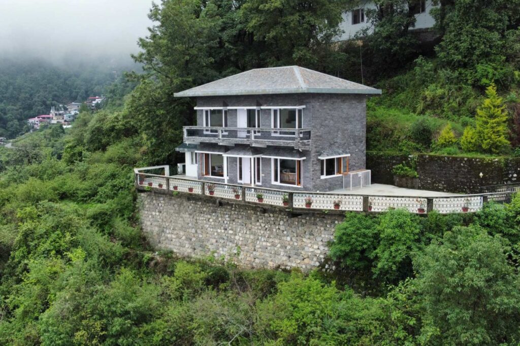 VODUK62 – Luxury 3 BHK Villa With Valley View In  Mussoorie