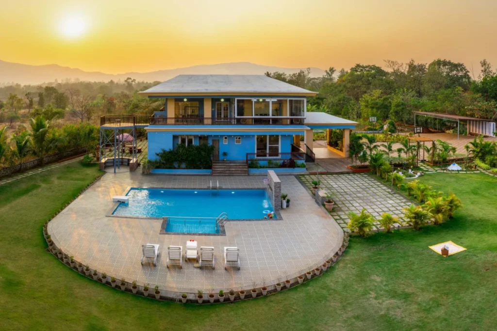 VODMH69 – Luxury 4 BHK Villa With Lawn In Karjat