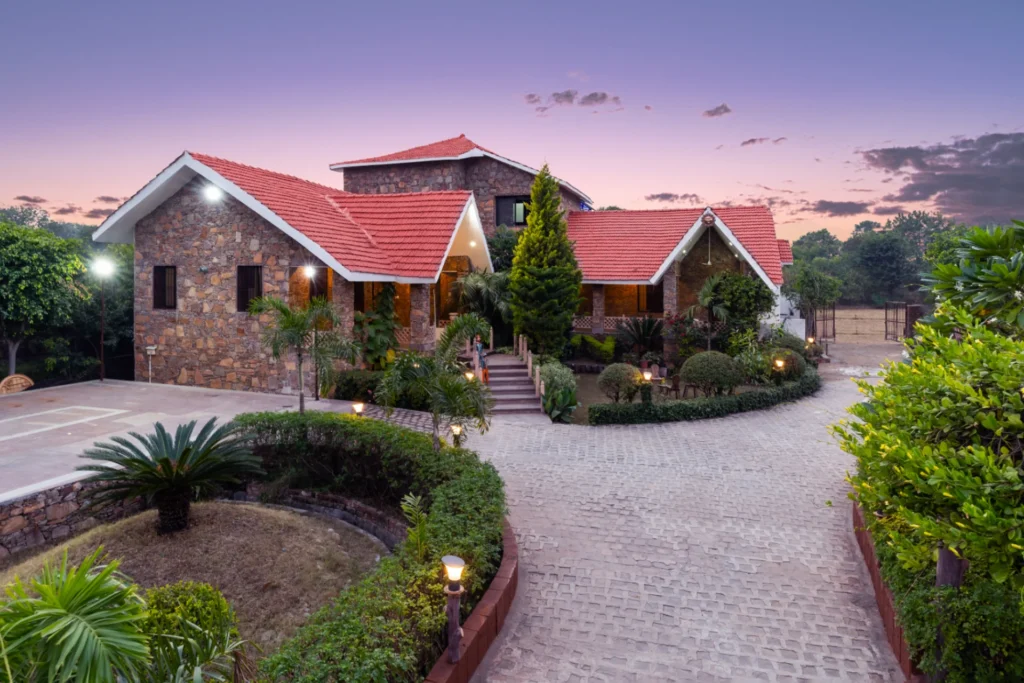 VODRJ102 – 3 BHK Villa With Jacuzzi In Udaipur