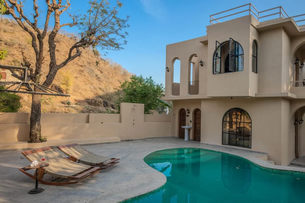 VODRJ110 – Luxury 4 BHK Pool Villa In Udaipur