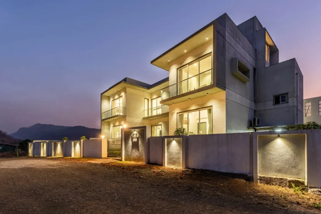 VODMH115 – Luxury 5 BHK Lawn Villa In Karjat