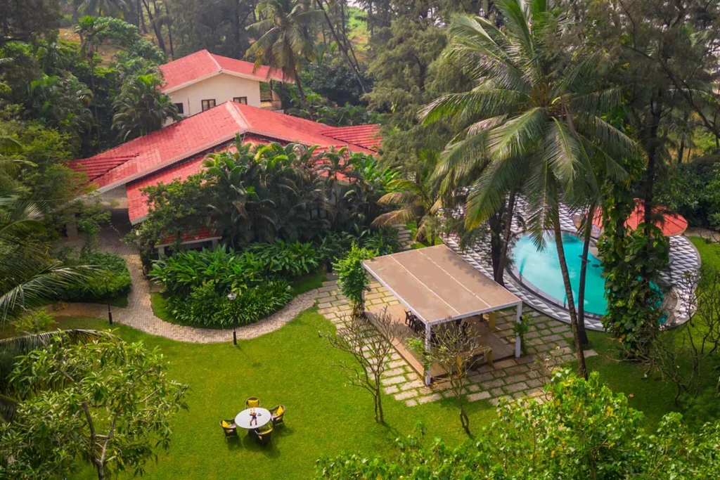VODMH154 – Luxury 5 BHK Lawn Villa In Alibaug