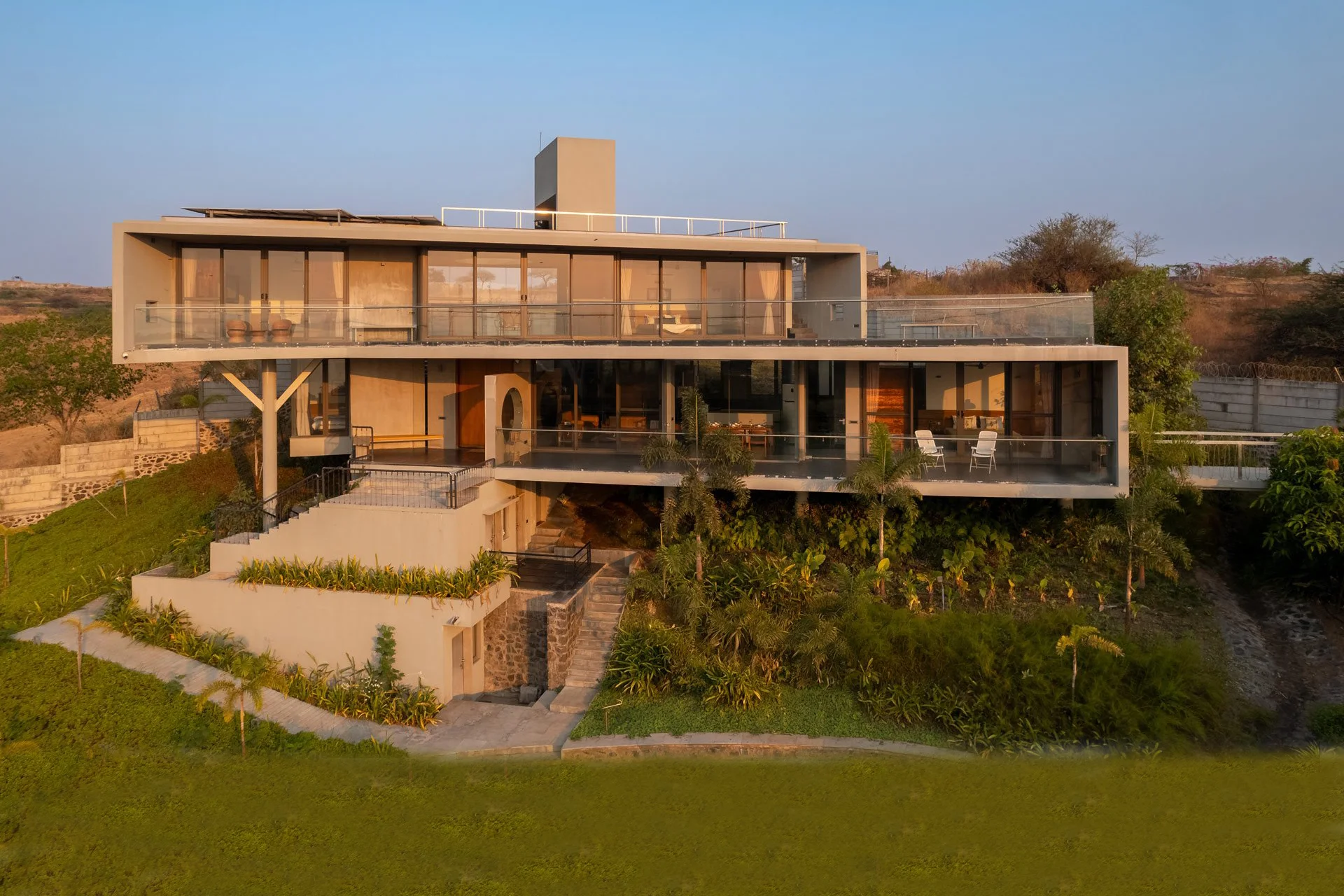 4 Bedroom Villa With Garden - VODMH266-Igatpuri-banner
