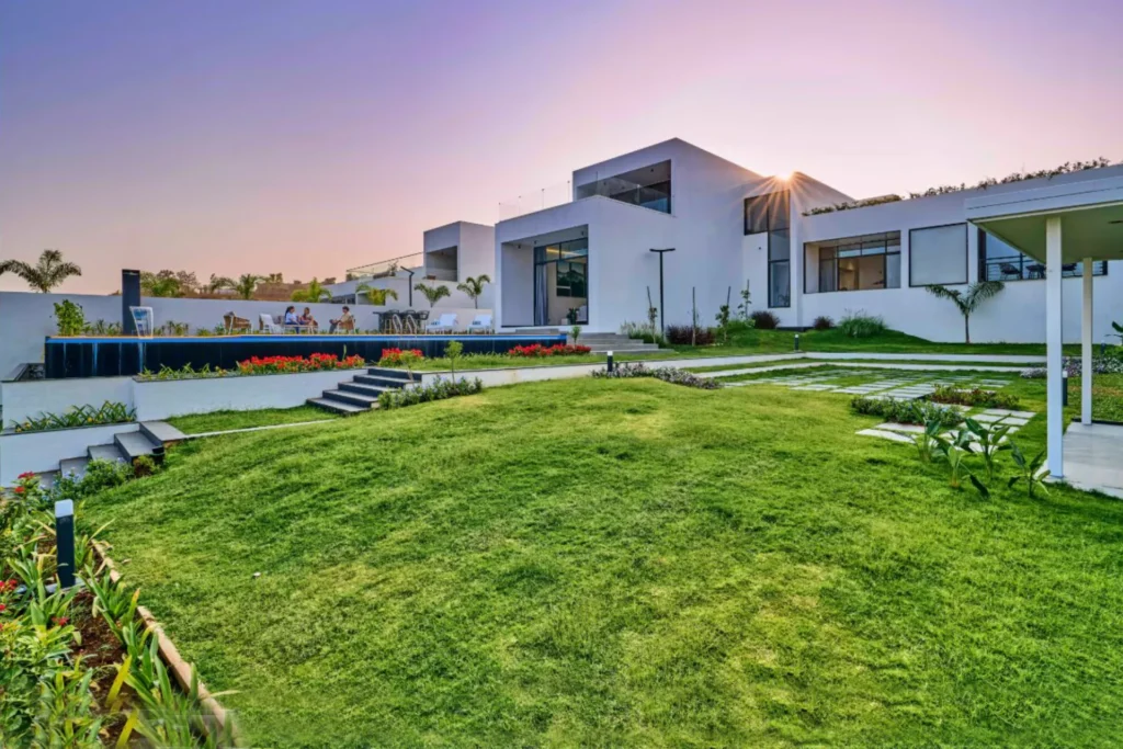 VODMH274 – 4 BHK Lawn Villa In Igatpuri