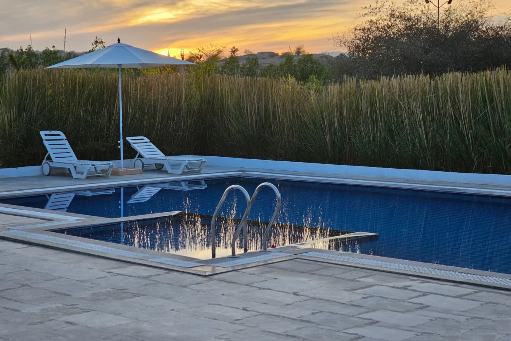 VODRJ145 – 5 Cottage & 3 Tant Property In Jawai