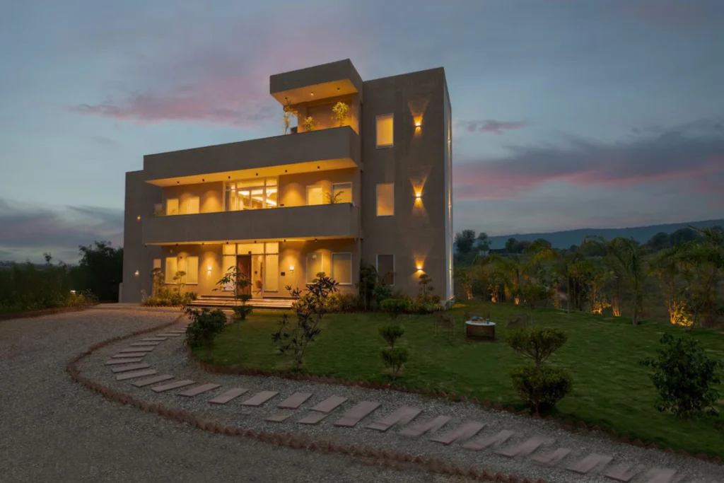 VODRJ199 – 4 Bedroom Villa With Lawn In Jaipur