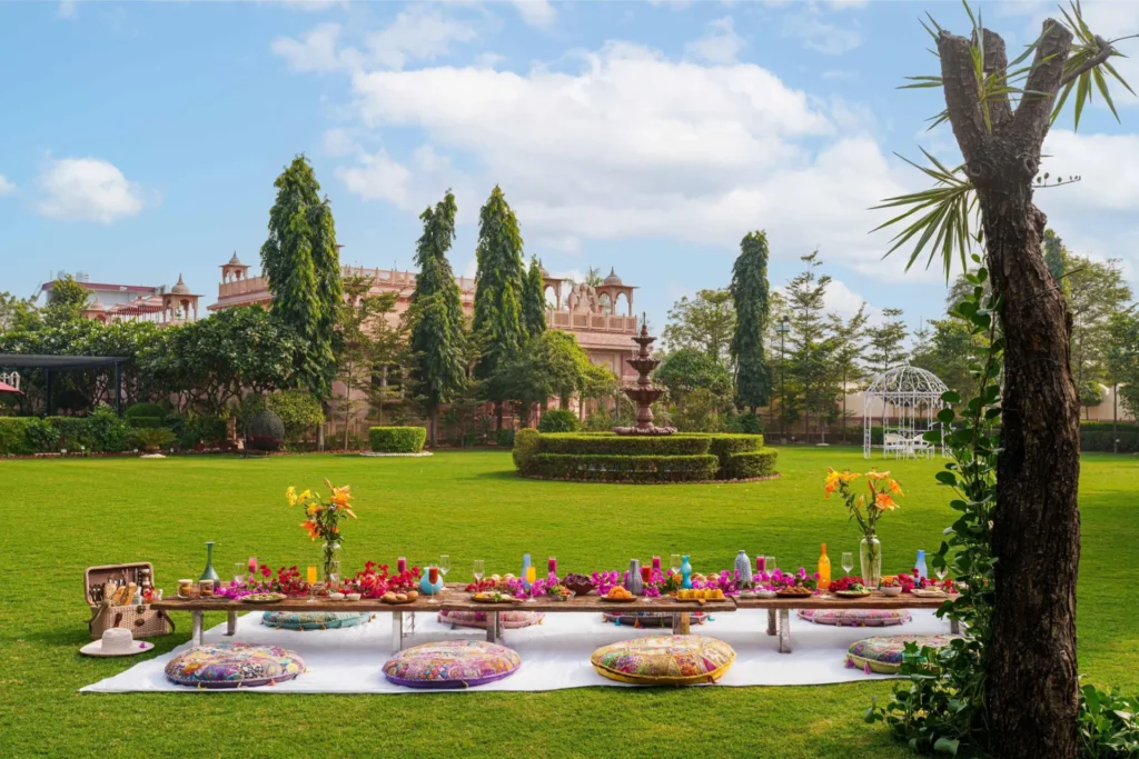 VODRJ209 – 6 BHK Villa With Swimming Pool In Jaipur
