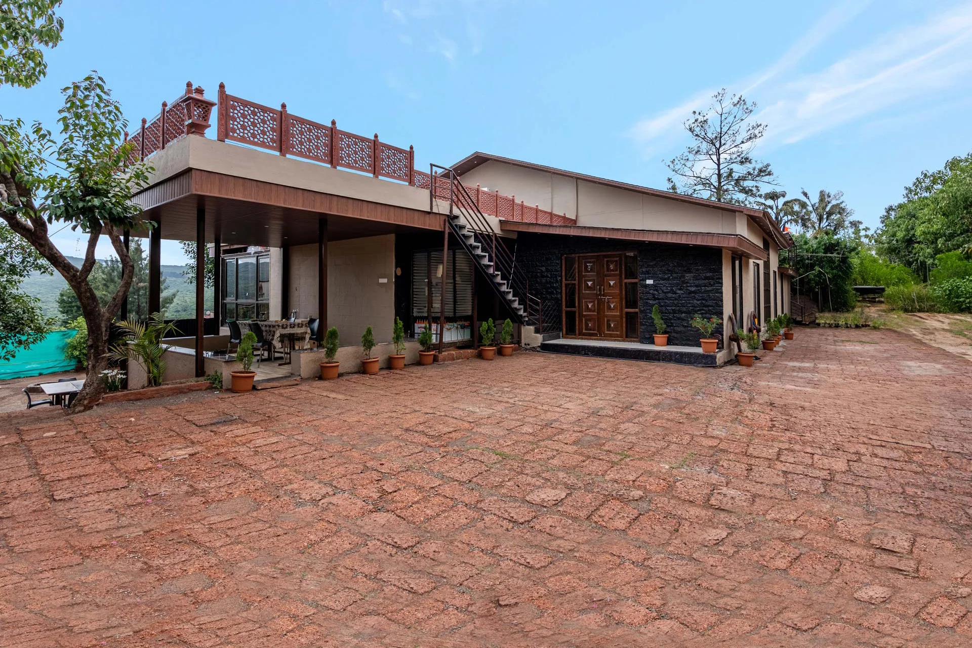 8 BHK Villa with Terrace - VODMH286-Mahabaleshwar-banner