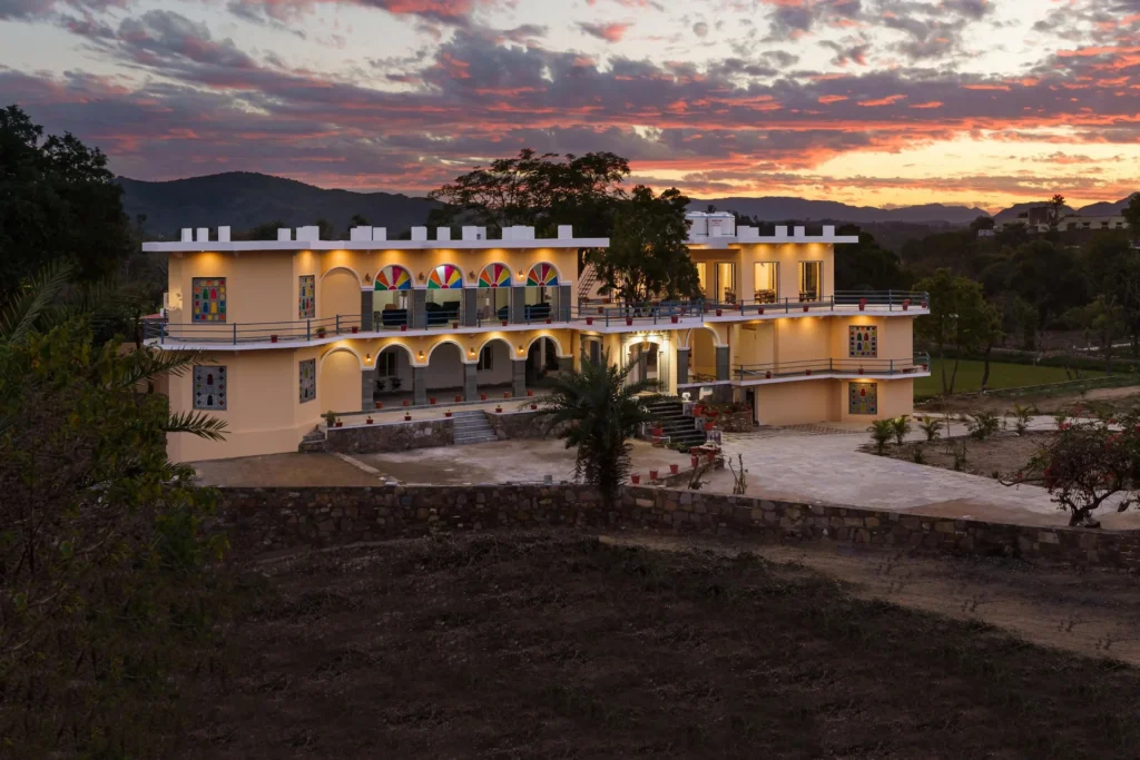 VODRJ213 – 15 BHK Swimming Pool Villa In Udaipur