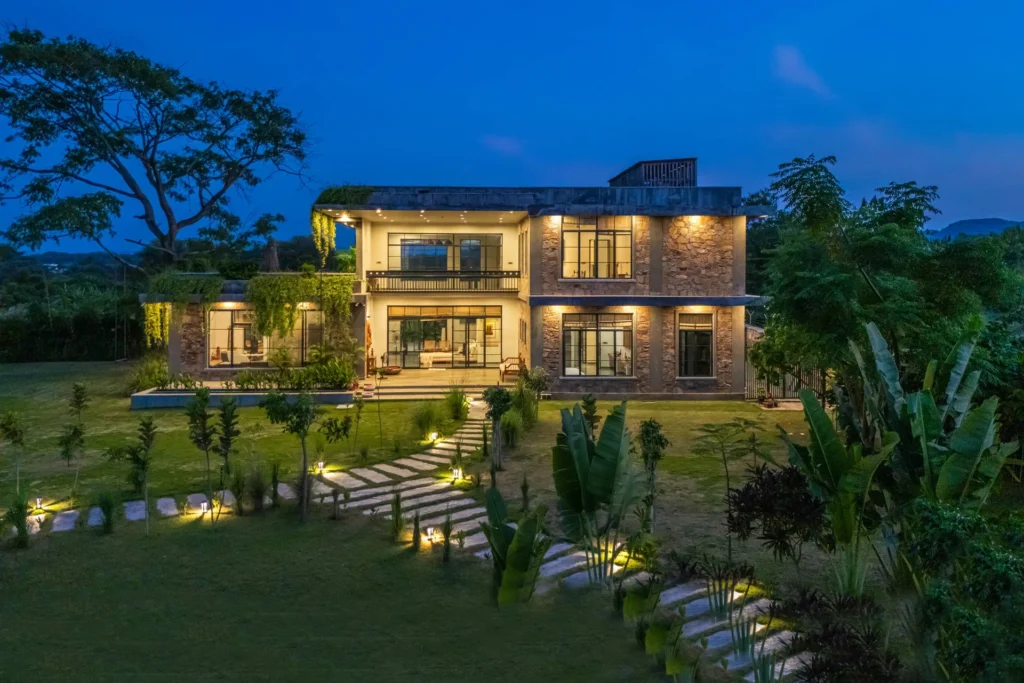 VODRJ235 – 4 BHK Mountain View Villa In Udaipur