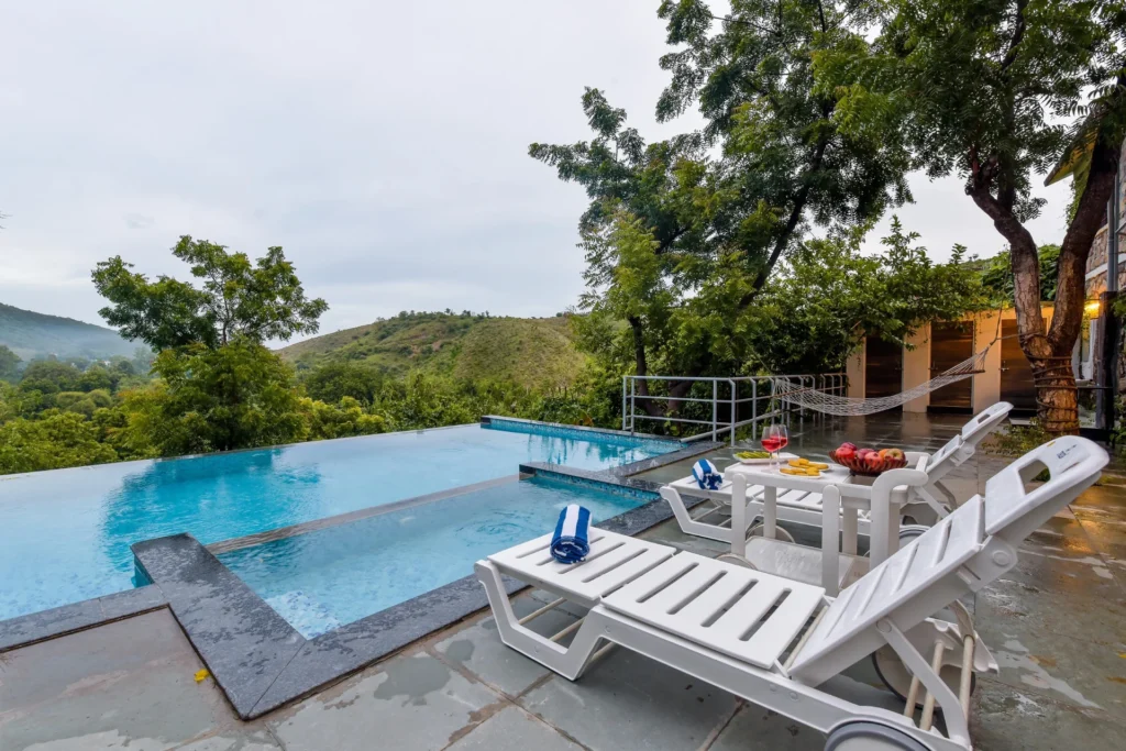 VODRJ245 – 3 BHK Villa With Gazebo In Udaipur