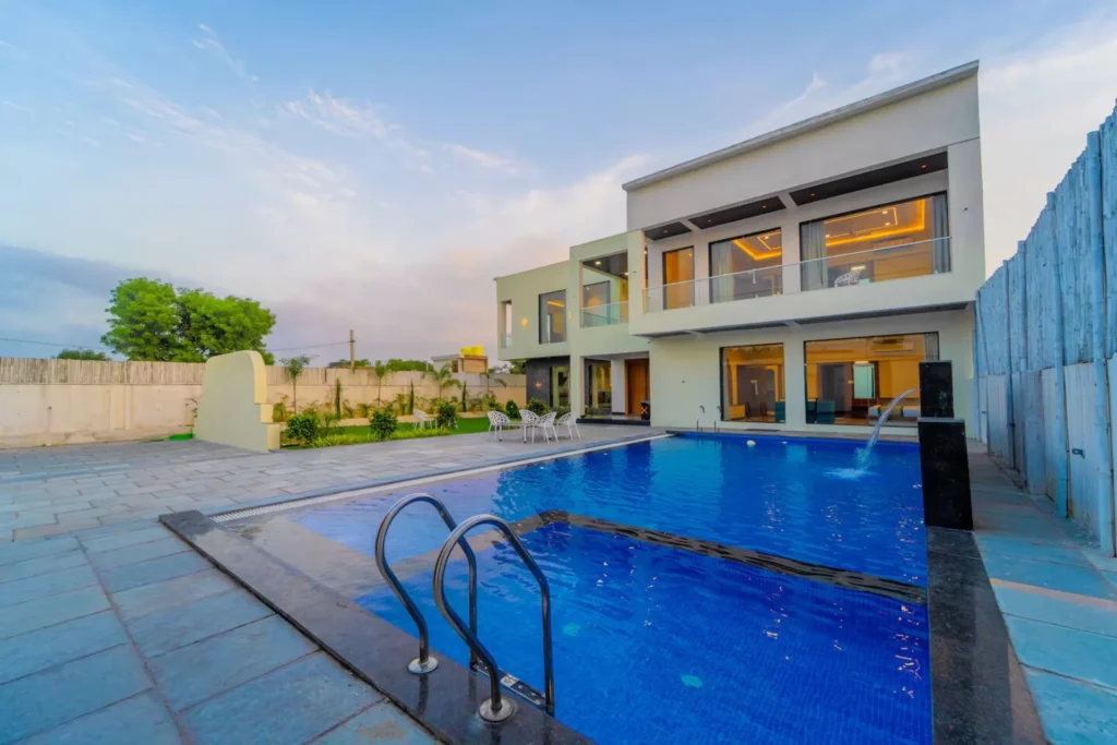 VODRJ232 – Luxury 4 BHK Private Pool Villa In Udaipur