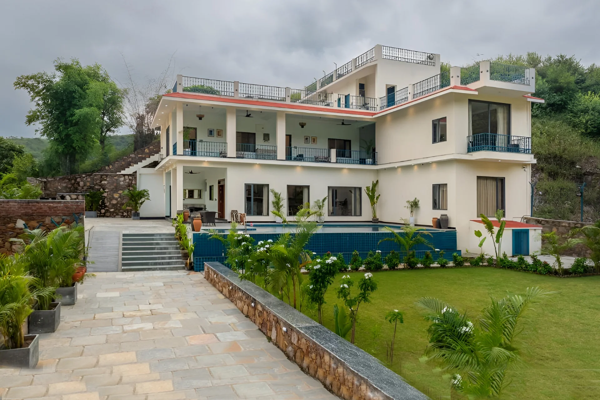4 BHK Pet Friendly Villa In Udaipur - VODRJ238-Udaipur-banner